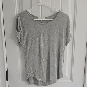 Simply Southern Women's Gray Cold Shoulder Top Small
